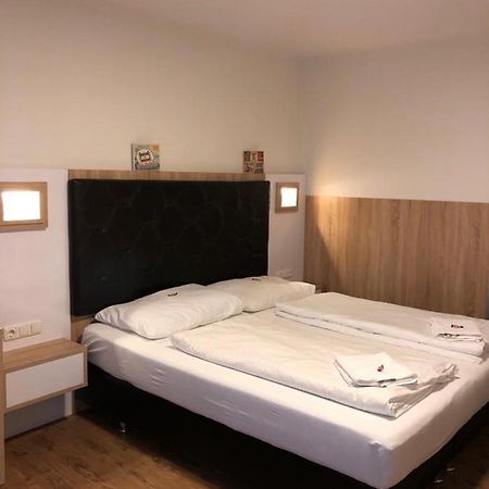 Gastehaus Penny Rooms N Hallein Exterior photo