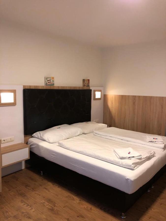 Gastehaus Penny Rooms N Hallein Exterior photo